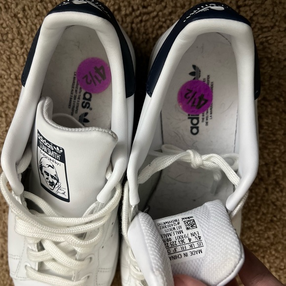 Adidas Stan Smith - White / Collegiate Navy - 4.5 Men’s / 6 - 6.5 Women’s - Picture 4 of 8